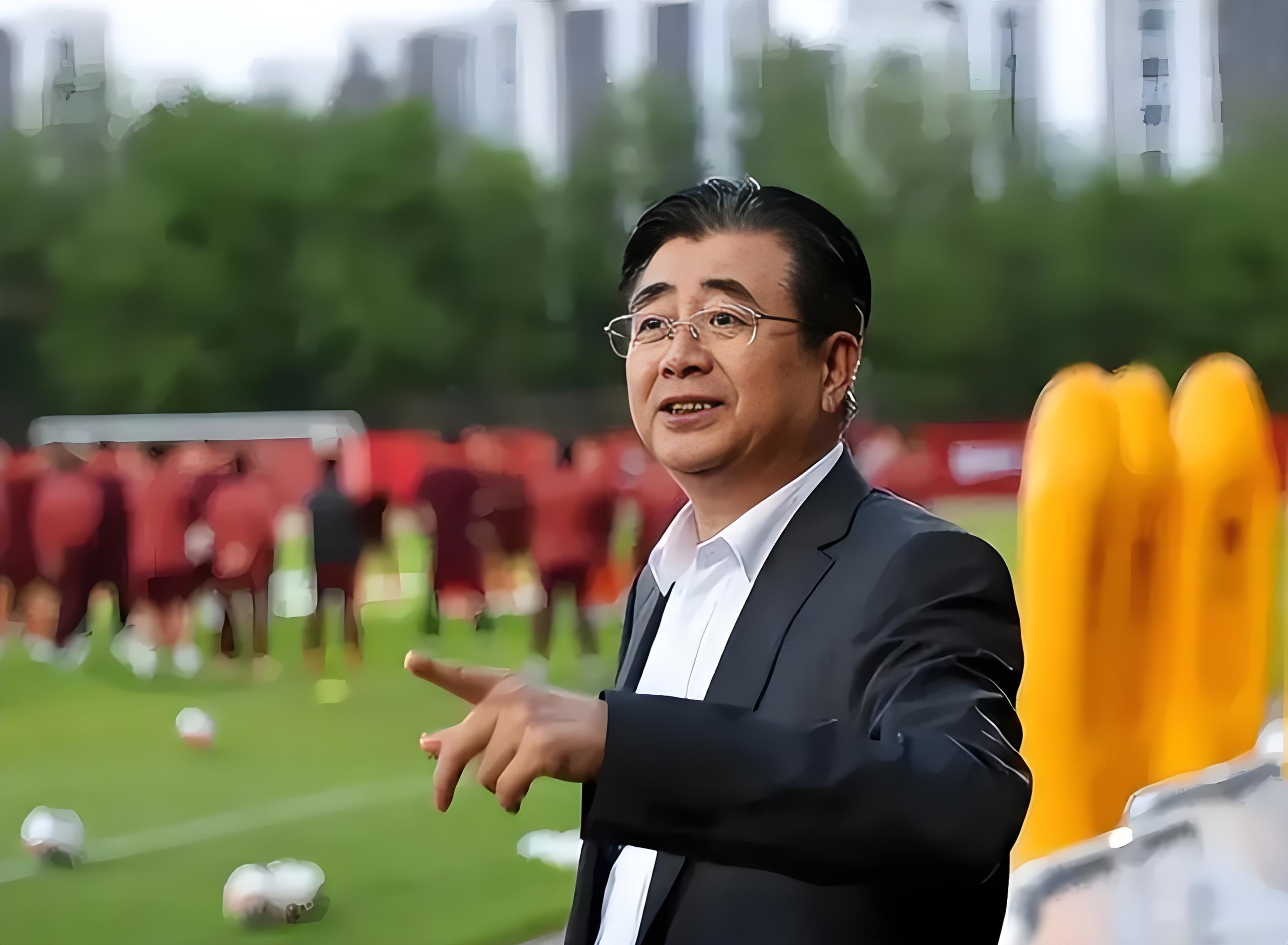 三亿体育官网-关于重金招他，到底图什么？6场挂0：是国足不会用，还是足协又错了？的信息